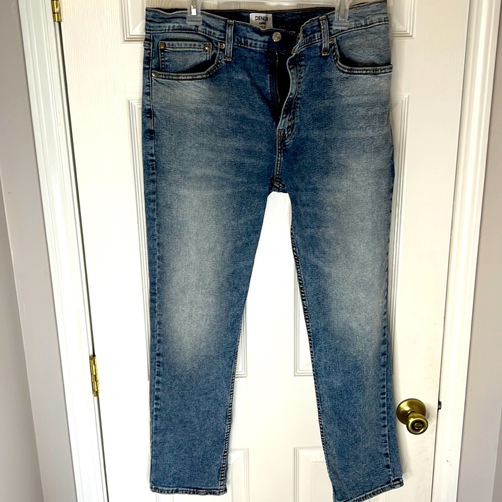 Levis Men Denizen size  36 waist 30 length jeans.